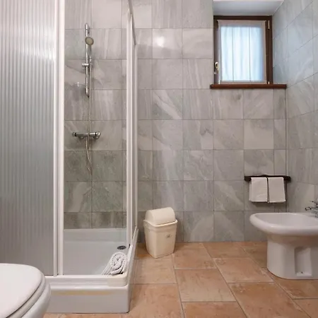Liivv House - *