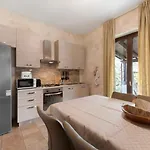 Liivv House - Apartment