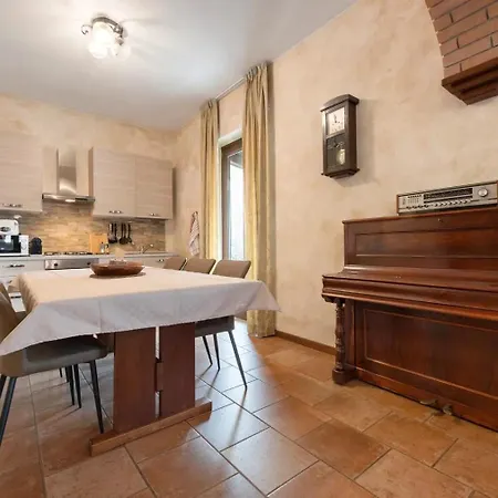 Liivv House - גראבדונה